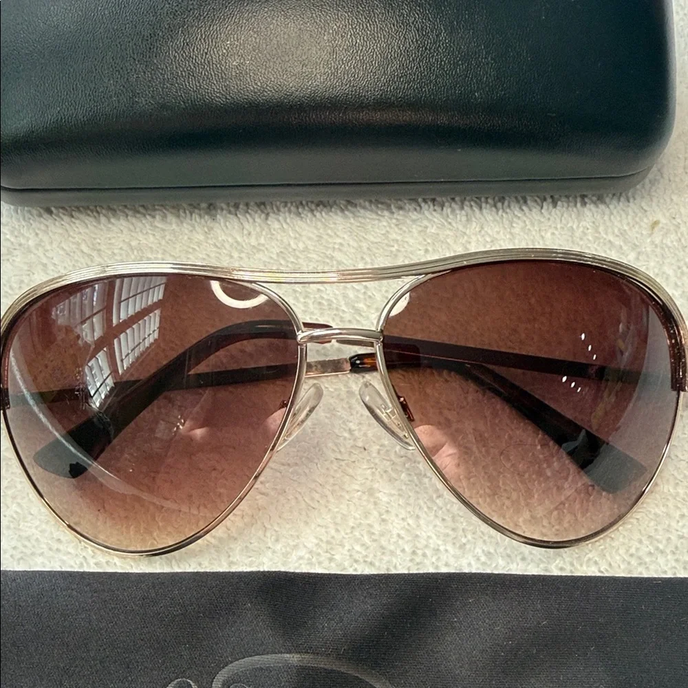 Oscar de la Renta Gold Silver Metal Fashion Aviator Sunglasses with Brown Lenses
